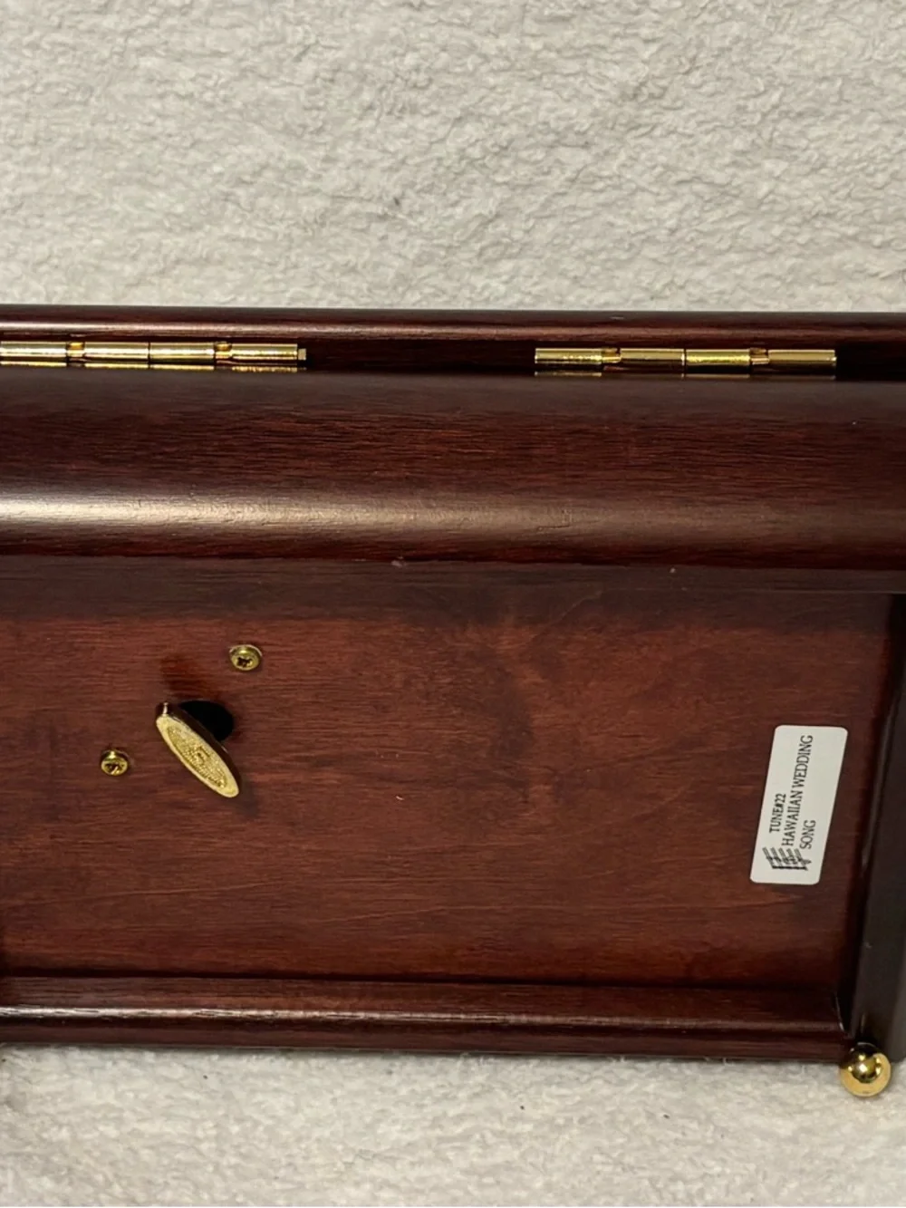 Vintage Mahogany Wooden Music Box Jewely Classic/Elegant with Golden stand